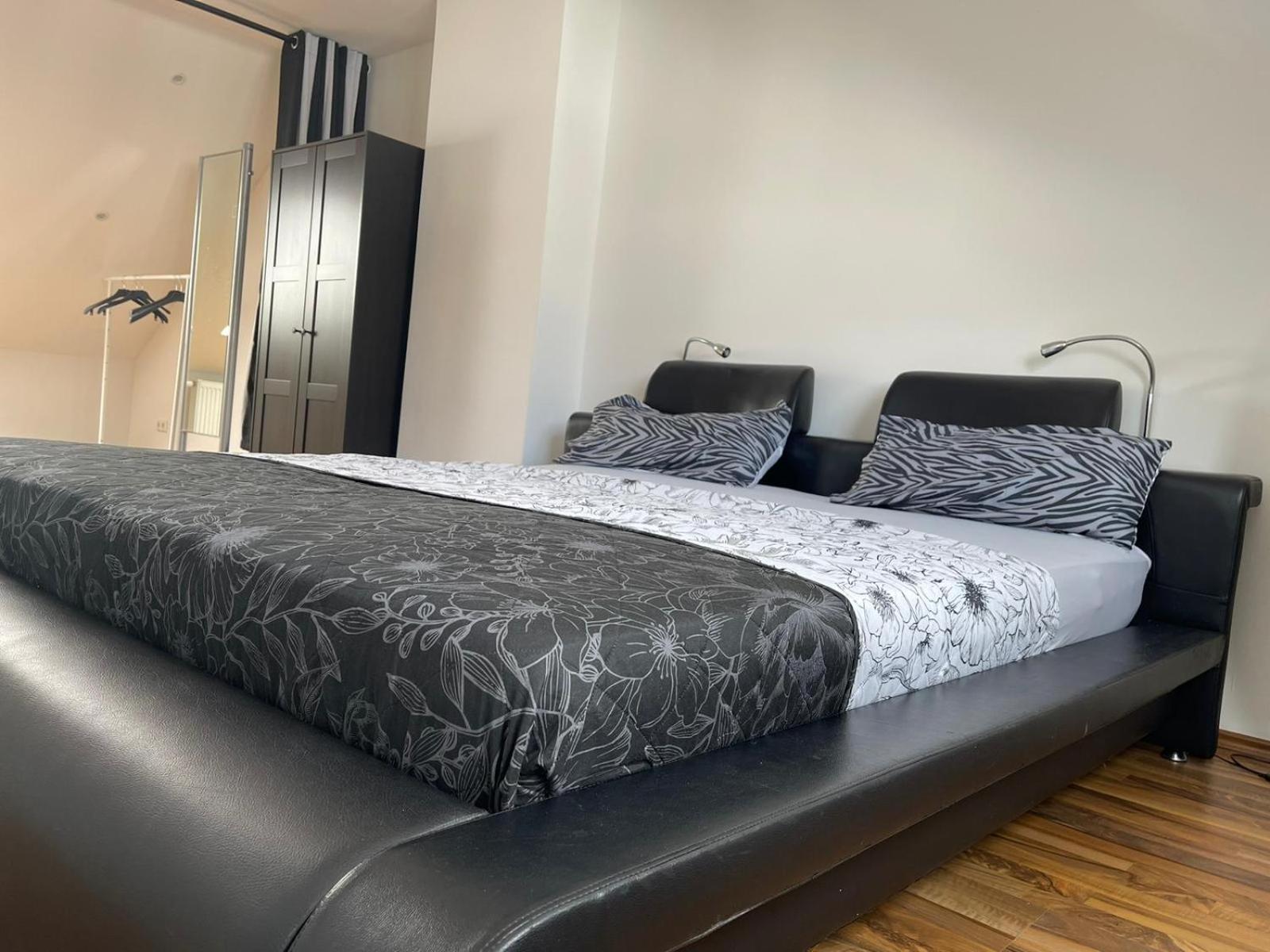 Geraeumige 3-Zimmer-Ferienwohnung Im Herzen Von Kassel Exteriér fotografie